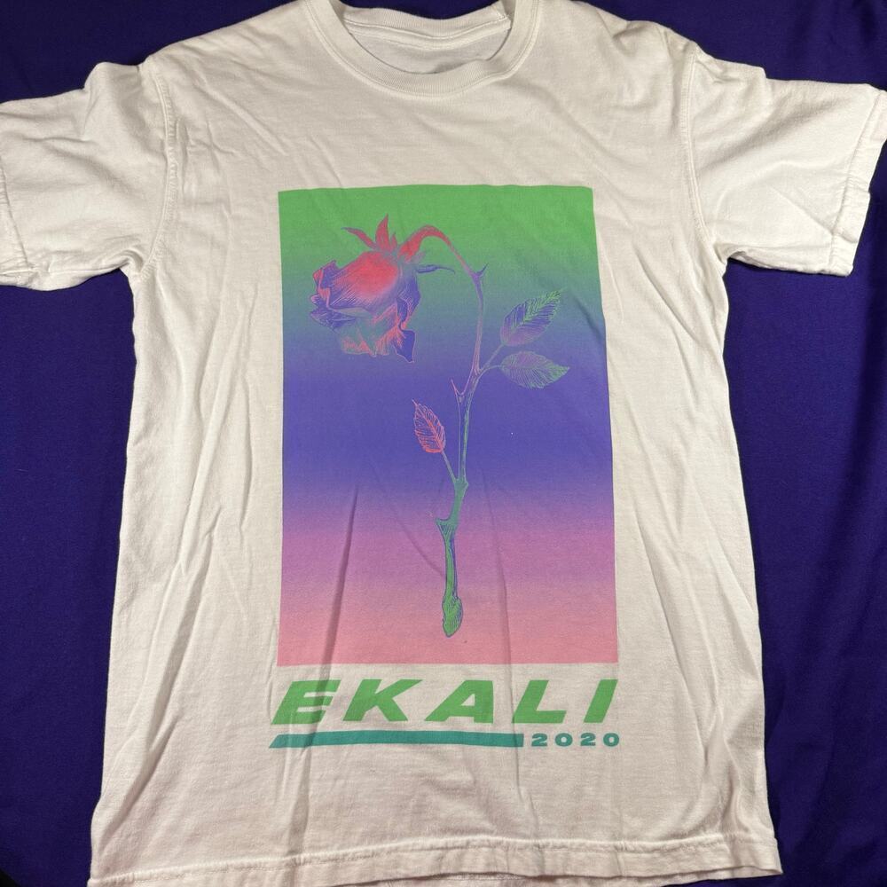 ekali 2020 m graphic tee good condition